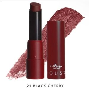 New Italia Deluxe Mousse Matte Black Cherry Lipstick